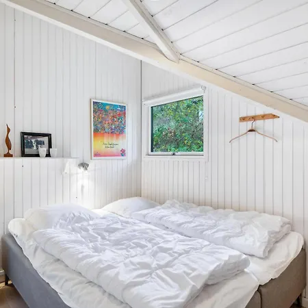 Beautiful In With 3 Bedrooms, Sauna And Internet