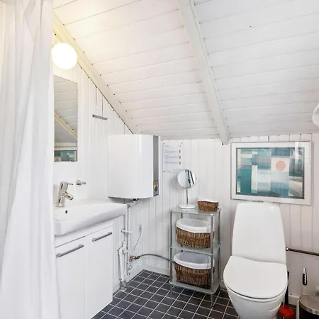 Beautiful In With 3 Bedrooms, Sauna And Internet